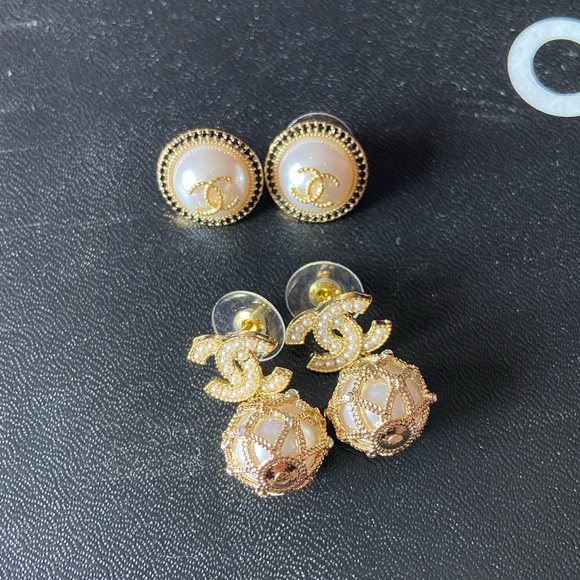 Set of 2️⃣ Chanel Earring
